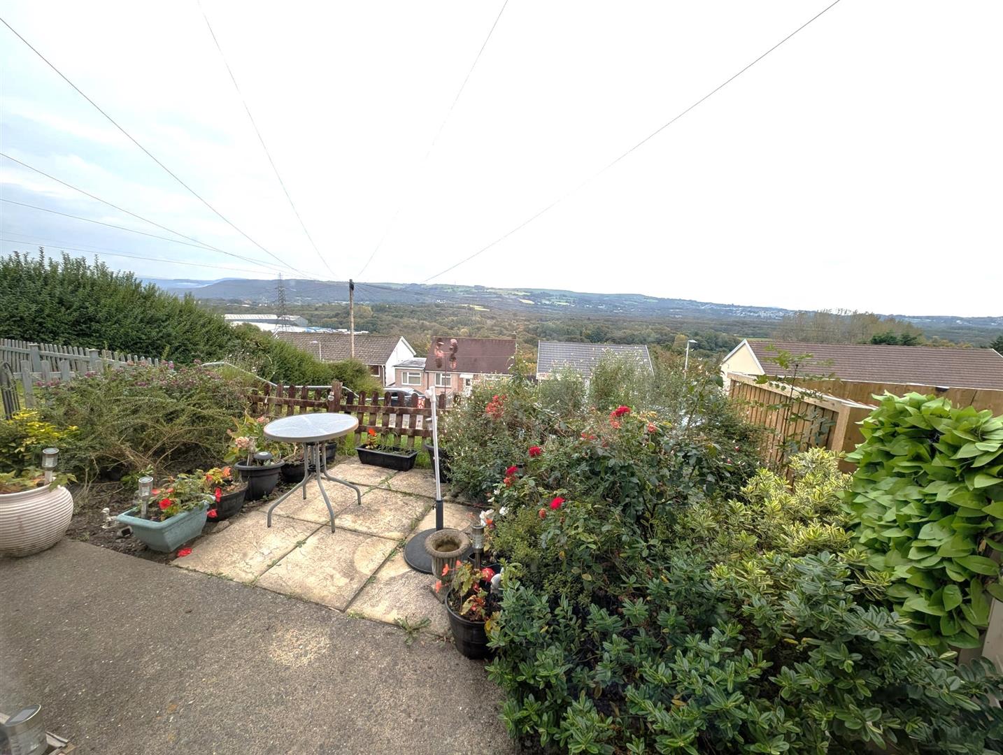 Bwllfa Road, Ynystawe, Swansea, SA6 5AL